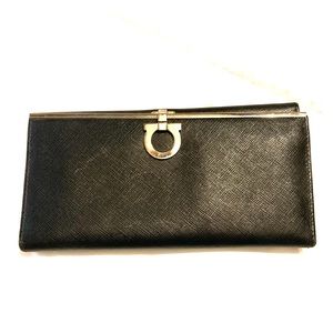 Ferragamo wallet - black silver accents